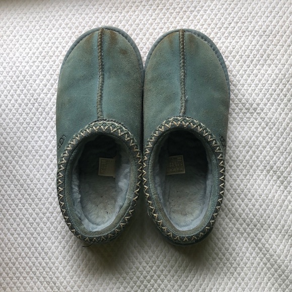 UGG Shoes - Super cute Ugg slippers!